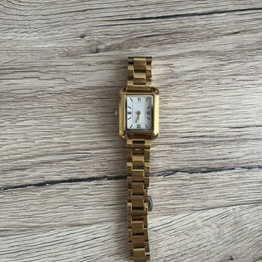 Golden Women’s Bracelet Watch Cartier Style