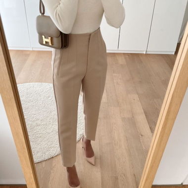 Beige vita alta gamba dritta