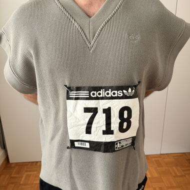 Adidas Laufshirt mit Startnummer