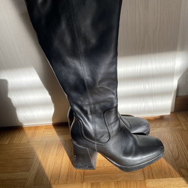 Bottes hautes noires à talon