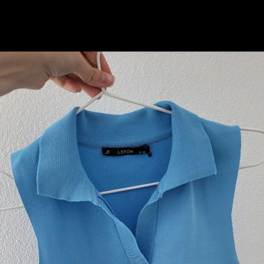 Blaues Top