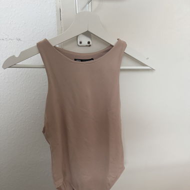 DÉBARDEUR BERSHKA