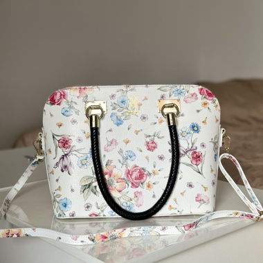 New crossbody bag with floral pattern