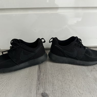 Nike Roshe One Sneaker