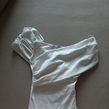 Eleganter Off-Shoulder Body – Weiss EU 38