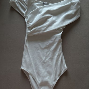 Eleganter Off-Shoulder Body – Weiss EU 38