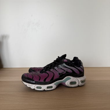 Nike TN purple
