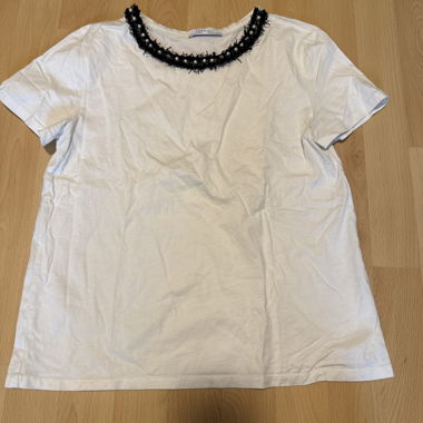 T-shirt Zara à col perlé