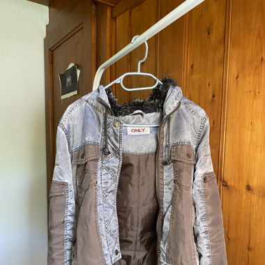 Brown and grey jacket fur demogorgon hood