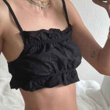 schwarzes rüschen crop top