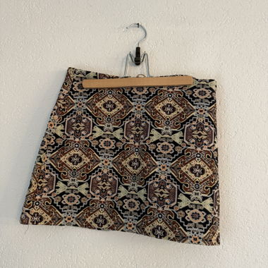Jupe courte à motif géométrique