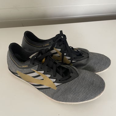 Nagelschuhe für Leichtathletik 