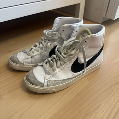 Nike Blazer '77