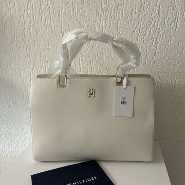 Tommy Hilfiger white bag