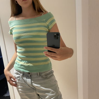 striped top