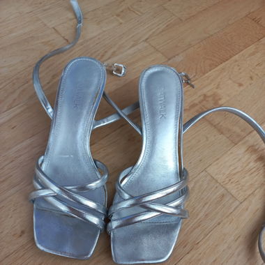 kitten heels 