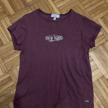 Bordeauxfarbenes T-Shirt mit New-York-Print