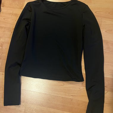 Schwarzes Langarmshirt