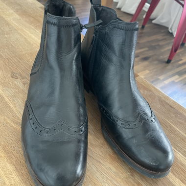 Black Tamaris ankle boots, size 40