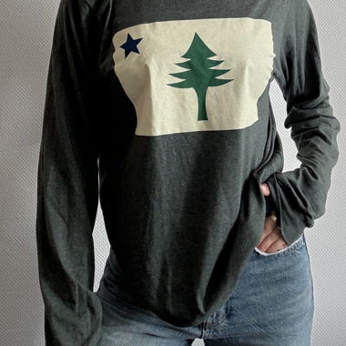 Green Long Sleeve Graphic T-Shirt with tree