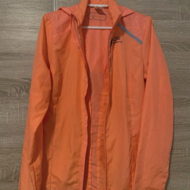 Giacca antivento sportiva. Taglia XS
