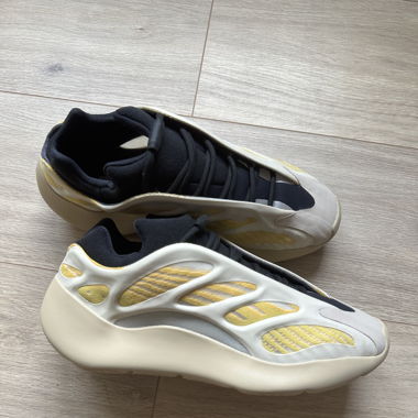 Yeezy Boost 700