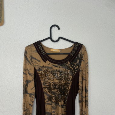 Brown and black long sleeve top 