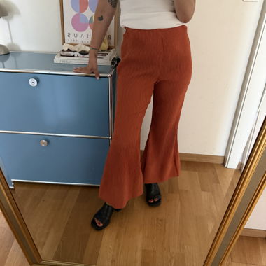 Orange Plissee-Hose