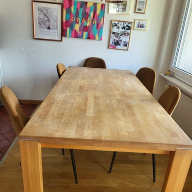 Tisch sucht neues Zuhause