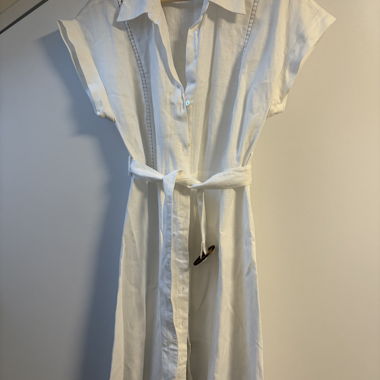 Robe chemise en lin blanc avec ceinture