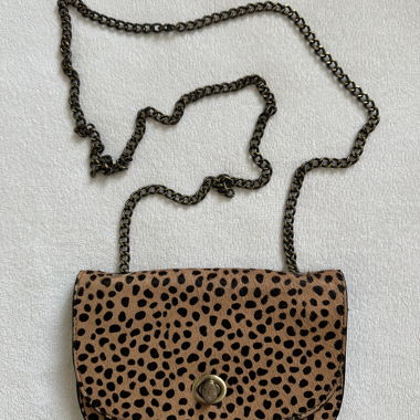 Borsa a tracolla con patta leopardata - Anthropologie