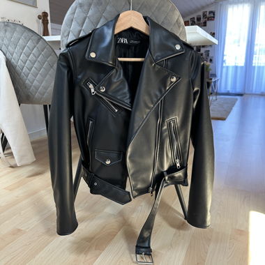 Zara Kunstlederjacke