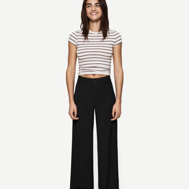 Bershka Schwarze Anzughose mit weitem Bein