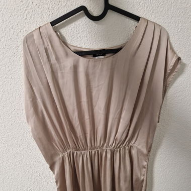 Samtiges Sommerkleid in rosa
