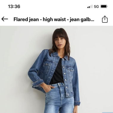 Jeans mit ausgestelltem Bein und hoher Taille in Grösse 42
