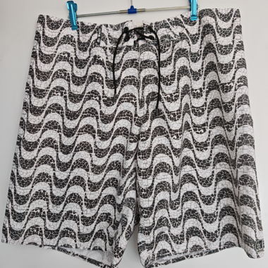 Schwarz-weiss gemusterte Shorts