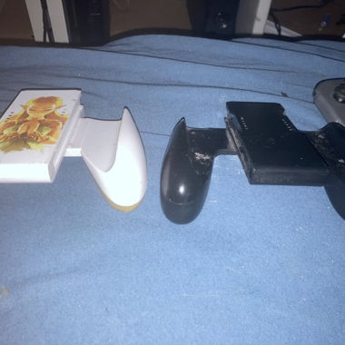 Nintendo Switch Joy-Con e due impugnature
