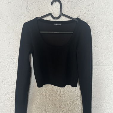 Black Cropped Top Bershka