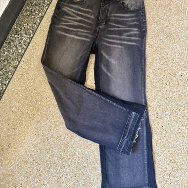 Dark Grey Wide-Leg Jeans