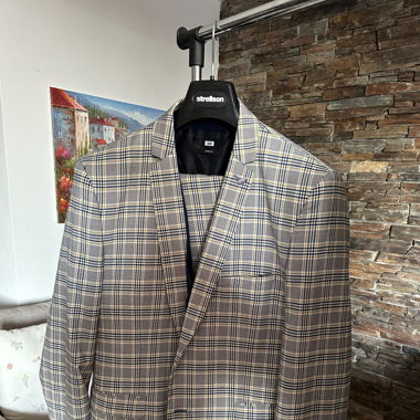 Dreiteiliger Slim fit Anzug, kariert