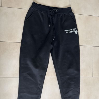 Schwarze Jogginghose