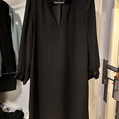 Robe noire H&M