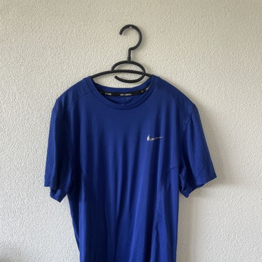 nike t-shirt