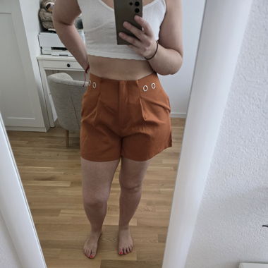 Short orange
