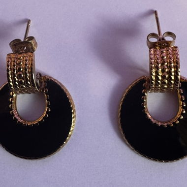 Boucles d'oreilles dorées et noires