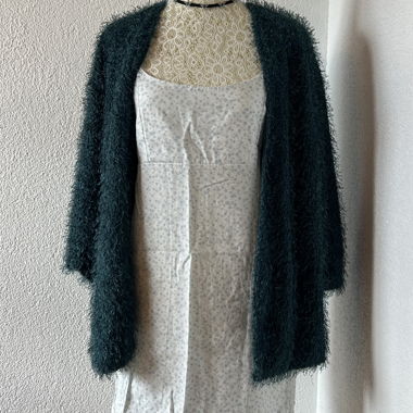 Cardigan vert tout doux au style bohème