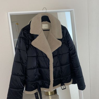 Herbst/Winterjacke mit Teddyfutter – Schwarz/Beige