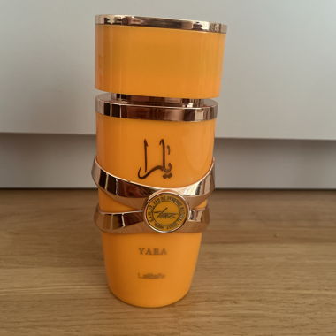 Flacone di profumo Yara
