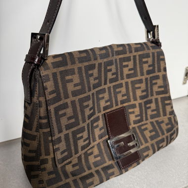 Fendi Mamma Baguette bag