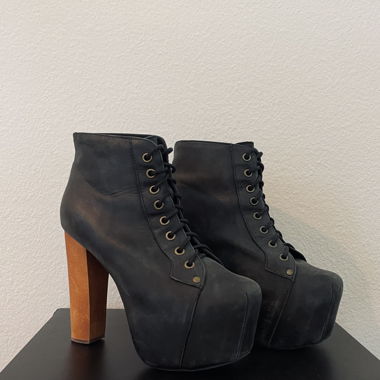 High Heel - Jeffrey Campbell